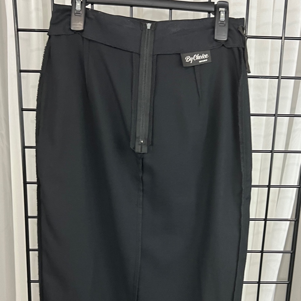 Chic Black Buttoned Maxi Skirt - Picture 8 of 8